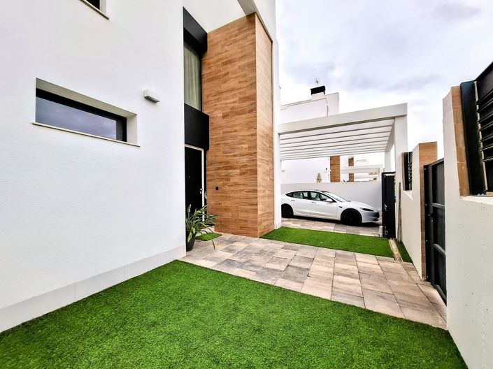 Image No.25-3 Bed Villa for sale