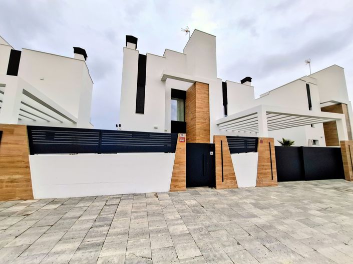 Image No.26-3 Bed Villa for sale