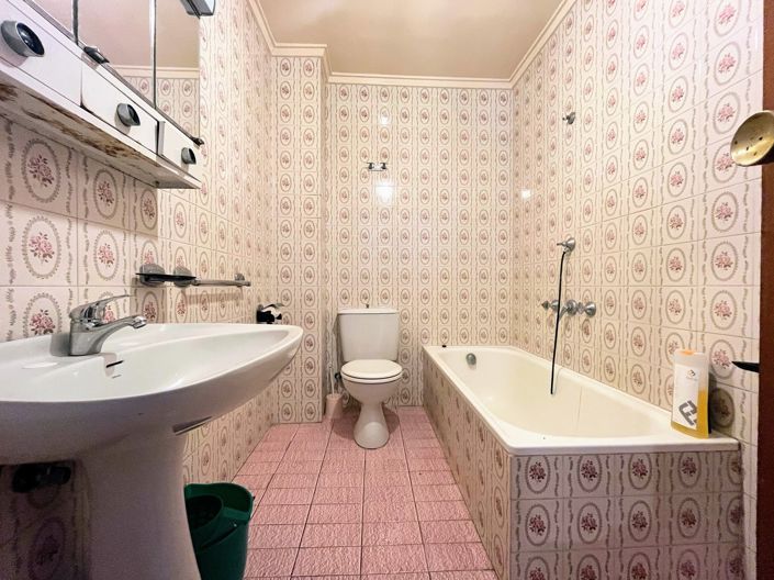 Image No.10-5 Bed Townhouse for sale