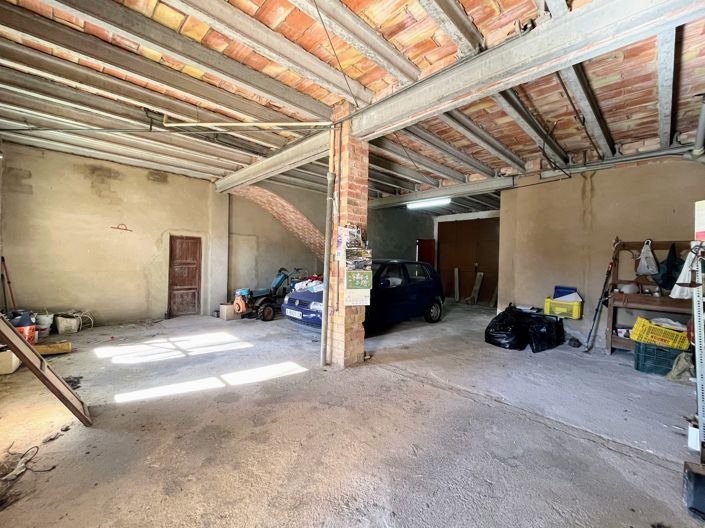 Image No.11-5 Bed Townhouse for sale