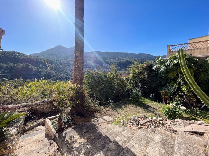 Image No.12-5 Bed Townhouse for sale