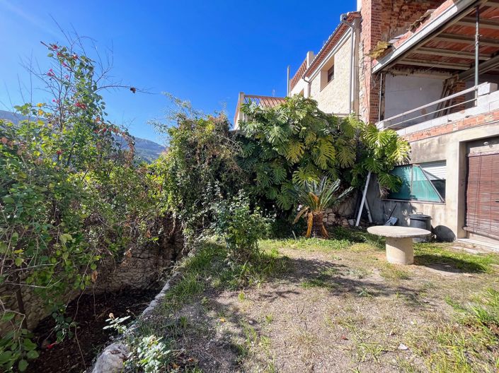 Image No.13-5 Bed Townhouse for sale