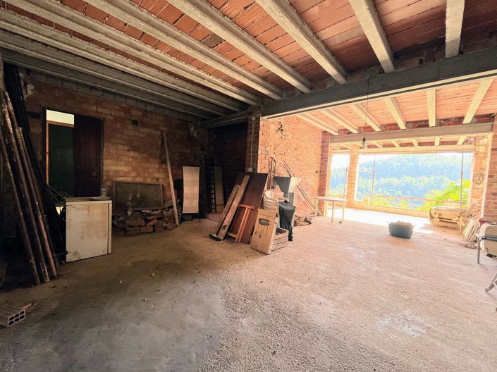 Image No.17-5 Bed Townhouse for sale