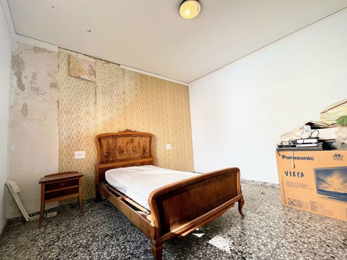 Image No.9-5 Bed Townhouse for sale