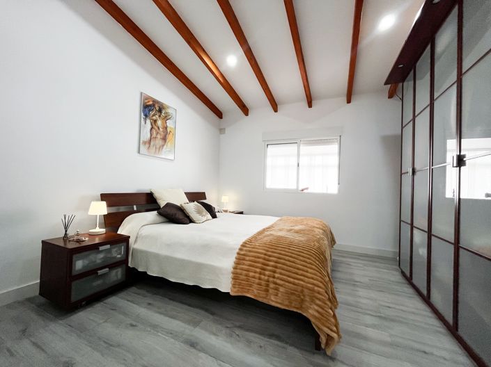 Image No.12-3 Bed Villa for sale