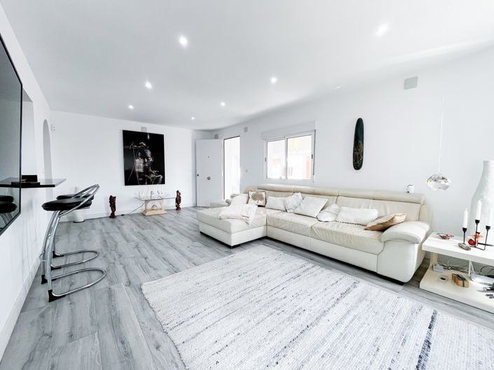 Image No.5-3 Bed Villa for sale