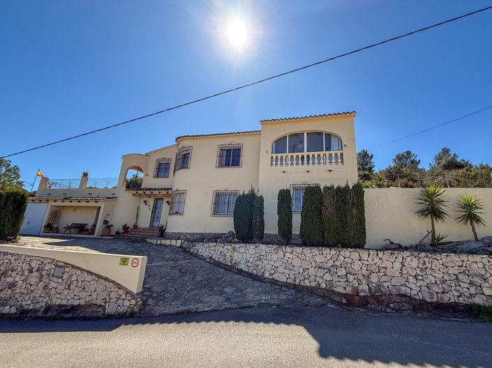 Image No.1-4 Bed Villa for sale