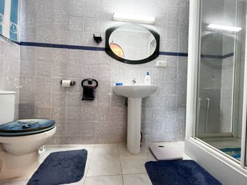 8533228