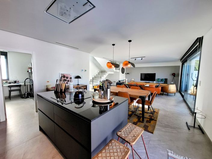 Image No.12-3 Bed Villa for sale