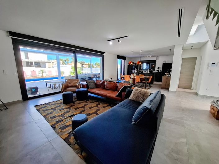 Image No.9-3 Bed Villa for sale