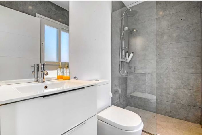 Image No.11-5 Bed Villa for sale