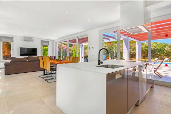 Image No.6-5 Bed Villa for sale