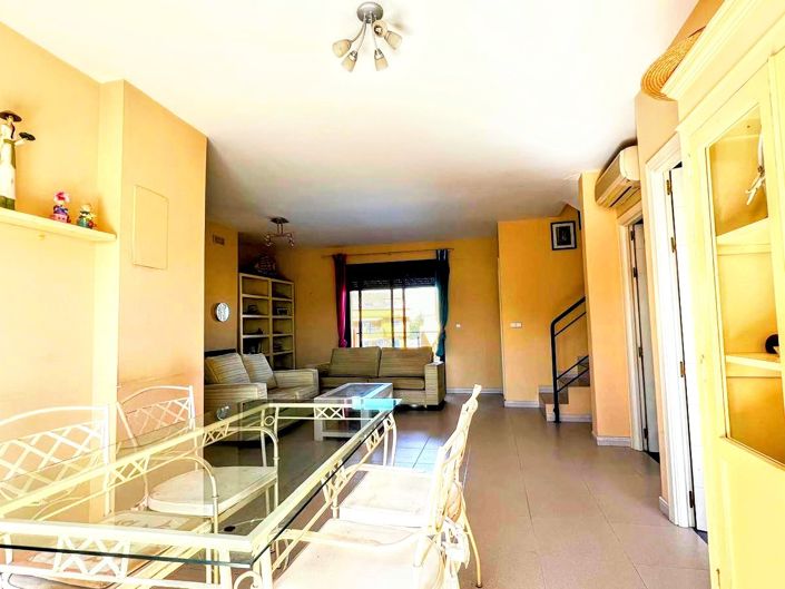 Image No.12-4 Bed Property for sale