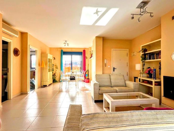 Image No.2-4 Bed Property for sale