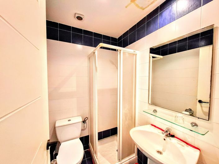 Image No.20-4 Bed Property for sale