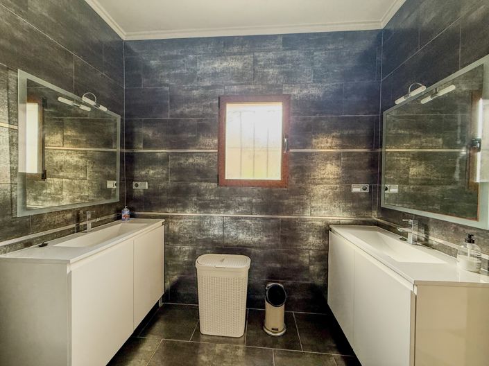 Image No.29-7 Bed Villa for sale