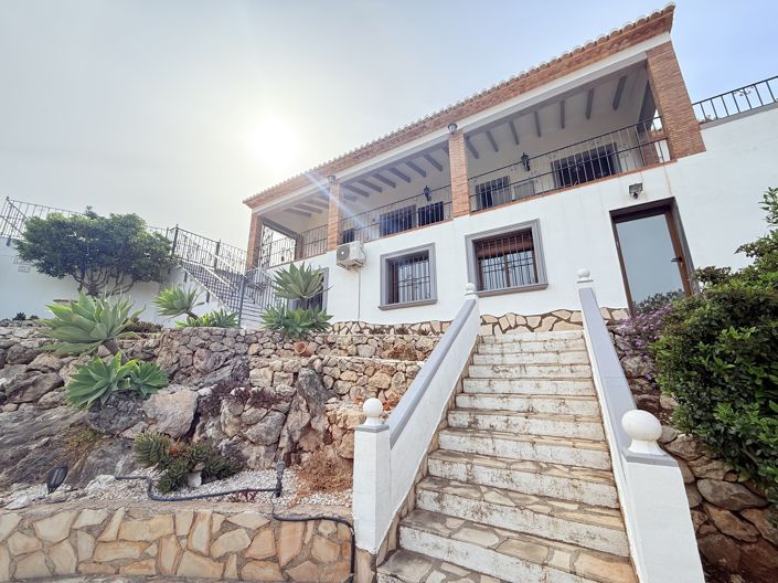 Image No.3-7 Bed Villa for sale