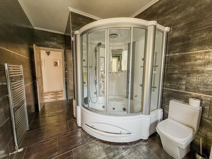 Image No.30-7 Bed Villa for sale