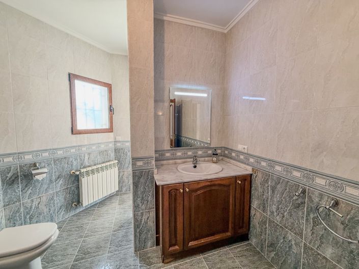 Image No.40-7 Bed Villa for sale