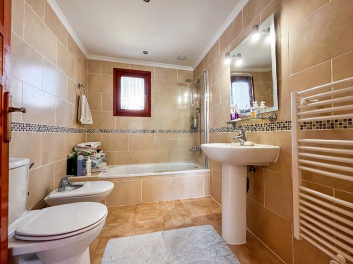 Image No.8-2 Bed Villa for sale