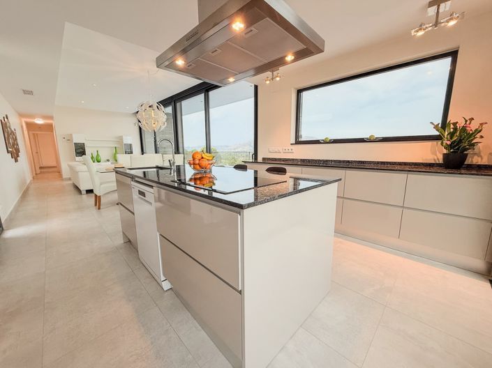 Image No.10-3 Bed Villa for sale