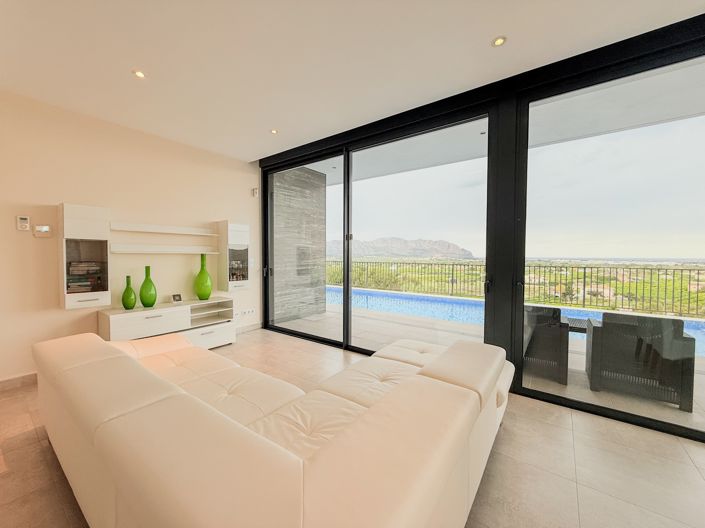 Image No.13-3 Bed Villa for sale