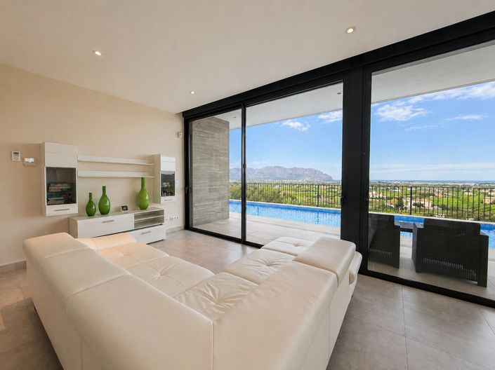 Image No.13-3 Bed Villa for sale
