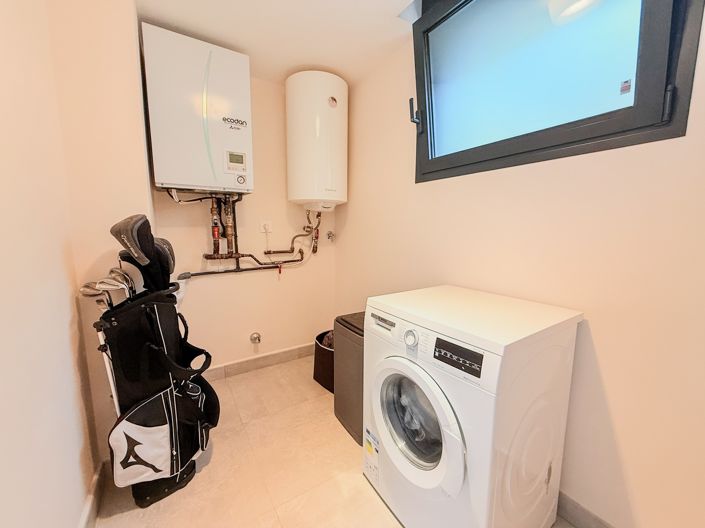 Image No.26-3 Bed Villa for sale