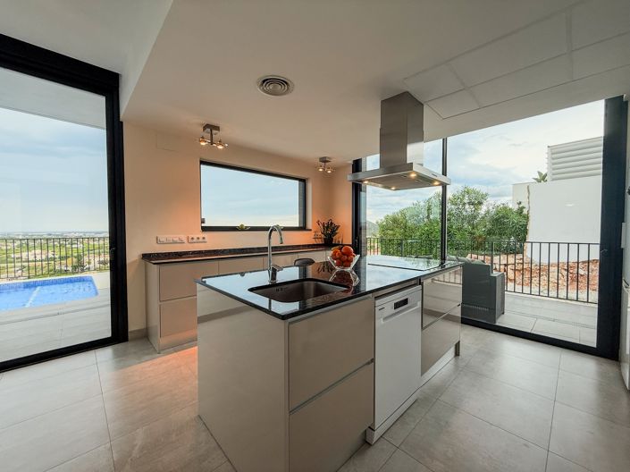 Image No.8-3 Bed Villa for sale