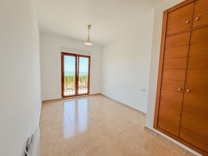 Image No.7-3 Bed Apartment for sale