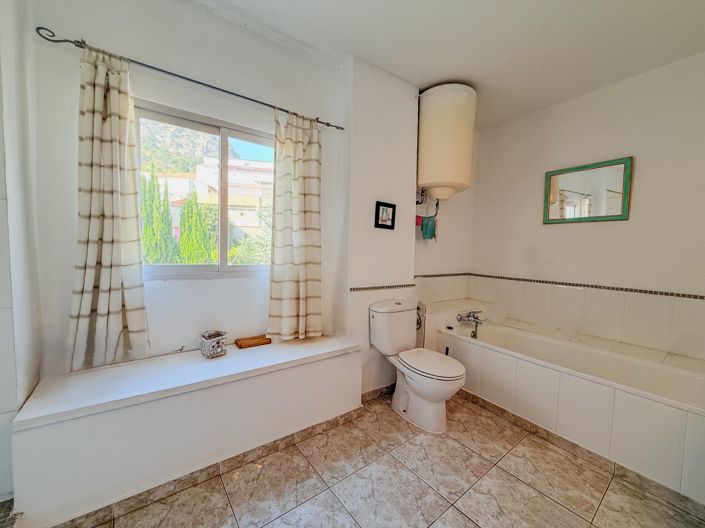 Image No.12-3 Bed Townhouse for sale