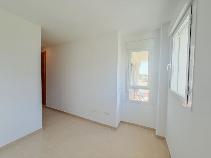 Image No.12-2 Bed Property for sale