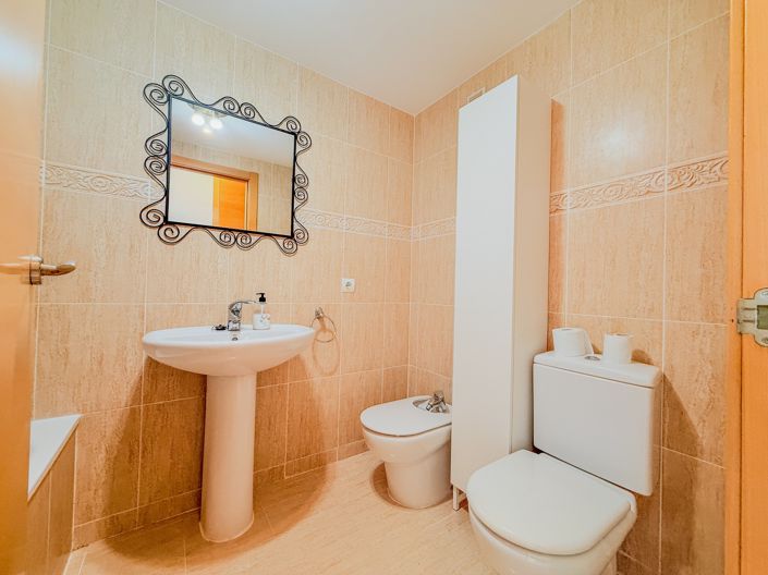 Image No.13-2 Bed Property for sale