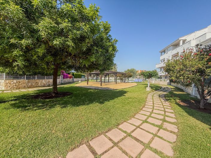 Image No.18-2 Bed Property for sale