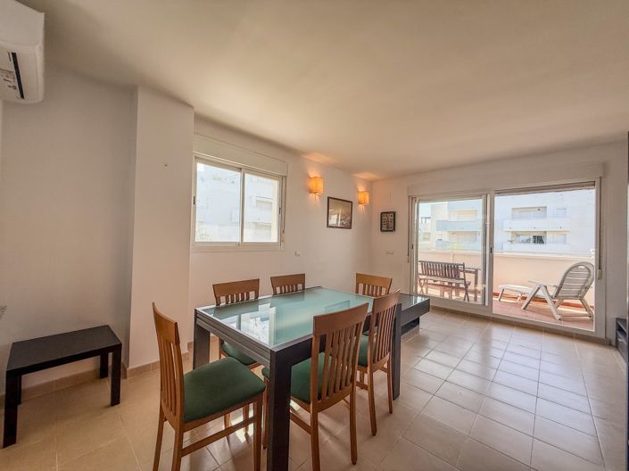 Image No.4-2 Bed Property for sale