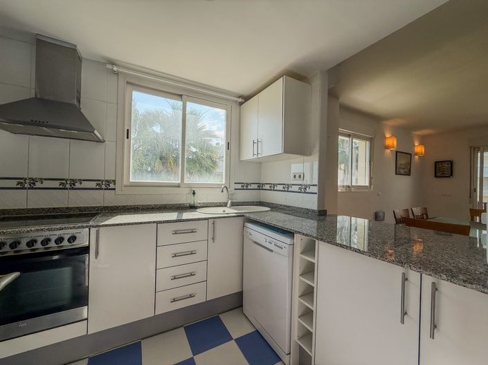 Image No.6-2 Bed Property for sale