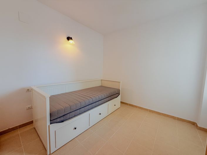 Image No.8-2 Bed Property for sale