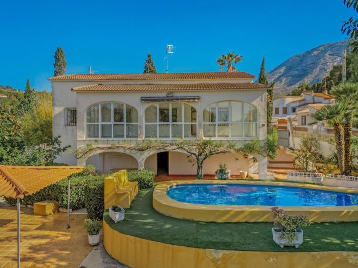 Image No.2-Villa de 4 chambres à vendre à Denia