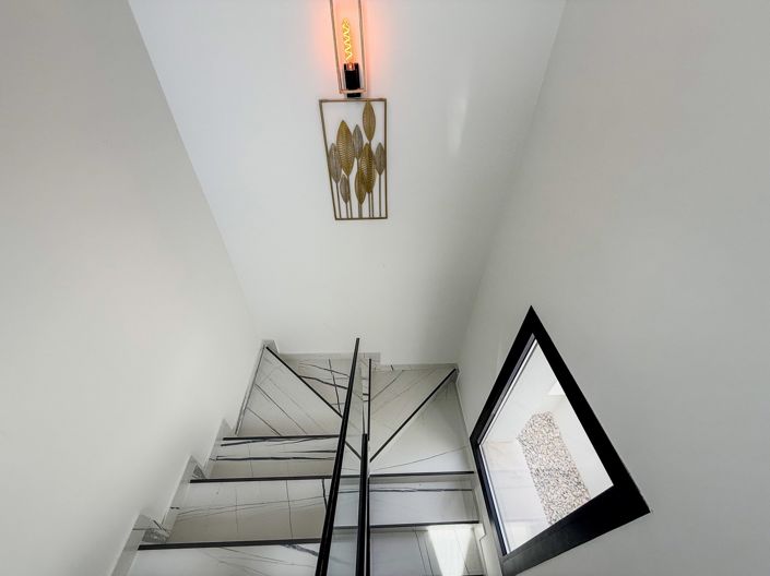 Image No.15-3 Bed Villa for sale