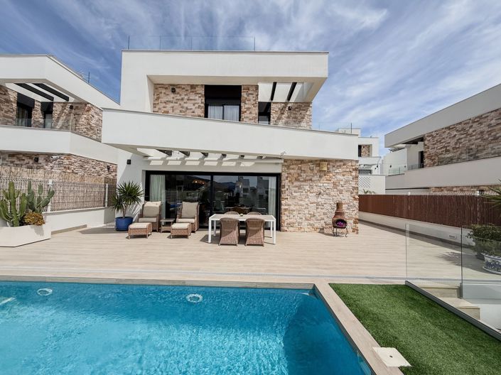 Image No.2-3 Bed Villa for sale