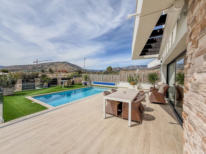 Image No.28-3 Bed Villa for sale