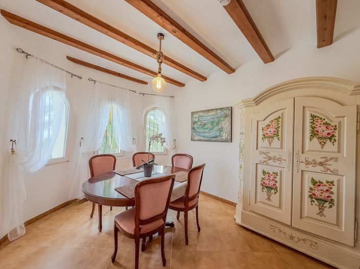 Image No.12-4 Bed Villa for sale