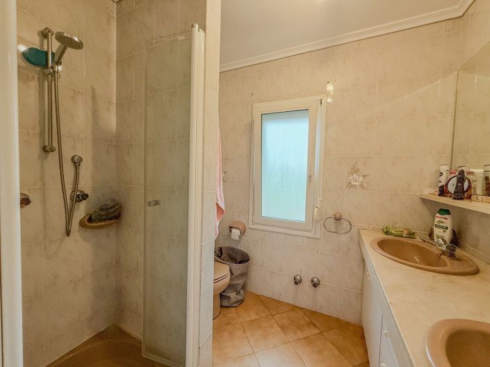 Image No.20-4 Bed Villa for sale