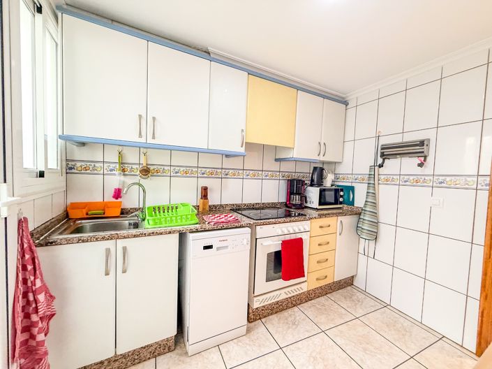 Image No.10-3 Bed Property for sale