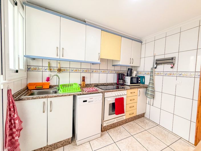 Image No.10-3 Bed Property for sale