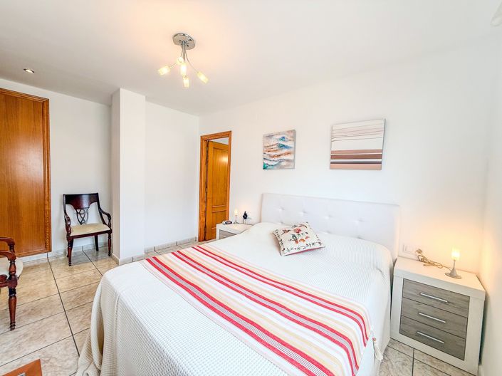 Image No.16-3 Bed Property for sale