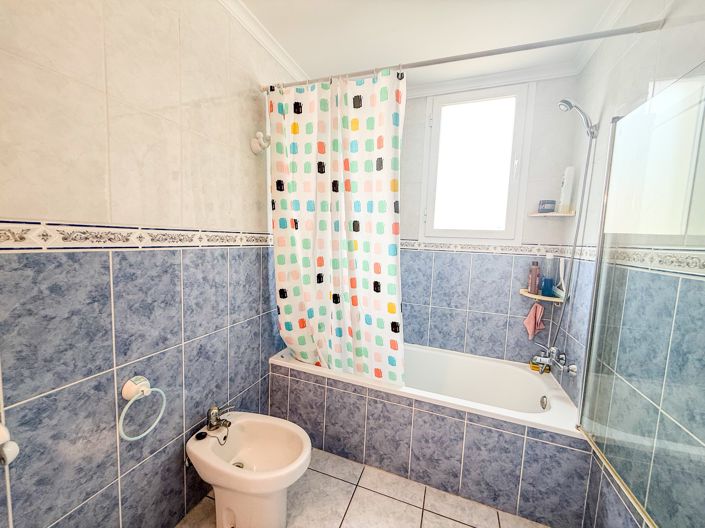 Image No.18-3 Bed Property for sale