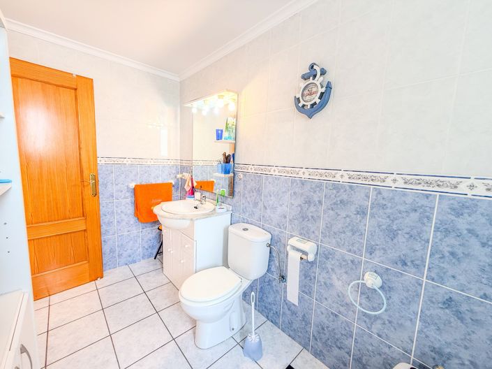 Image No.19-3 Bed Property for sale