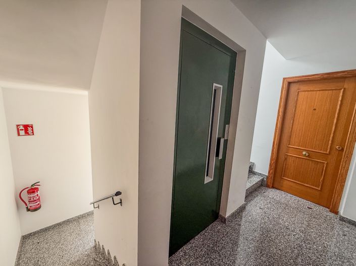 Image No.25-3 Bed Property for sale