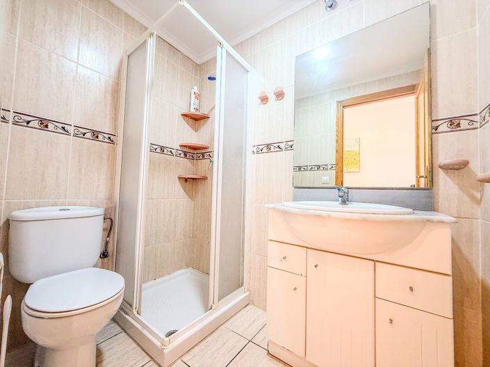 Image No.8-3 Bed Property for sale